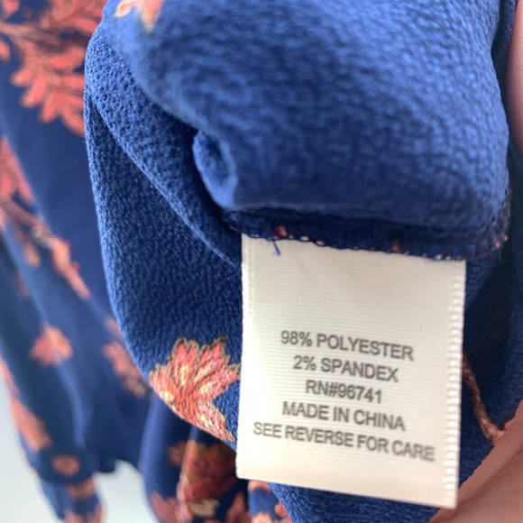Self Esteem Tie Front Bell Sleeves Floral Top M - Picture 14 of 15